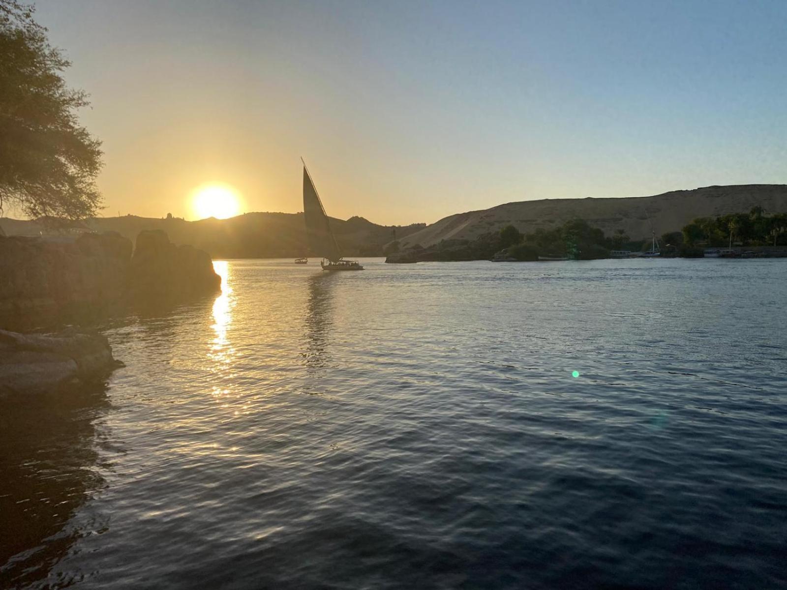 Houseboat Hotel And Nile Cruises Zainoba Асуан Номер фото